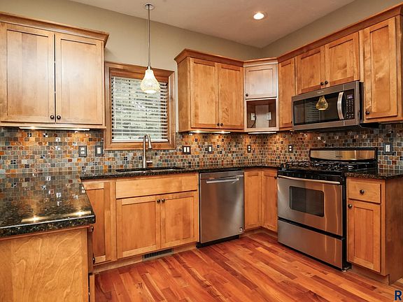 2nd image of 210 E Pinehurst Cir