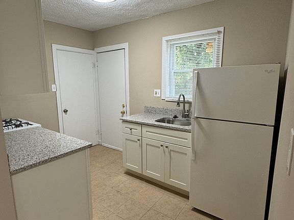 3rd image of 8154 Vardaman Dr