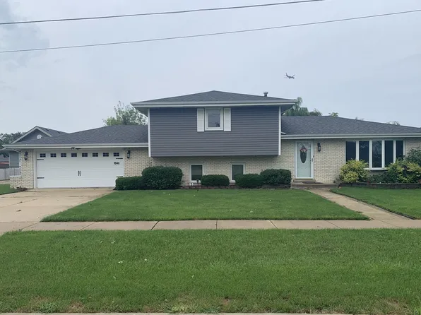 7040 W 82nd St, Burbank, IL 60459