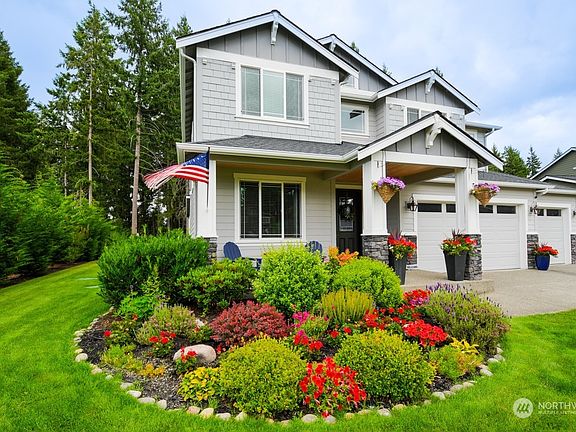 2nd image of 4709 Plover Street NE
