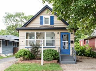 928 Oliver Ave, Aurora, IL 60506