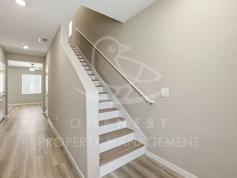 2279 Comstock Ln — Photo 3