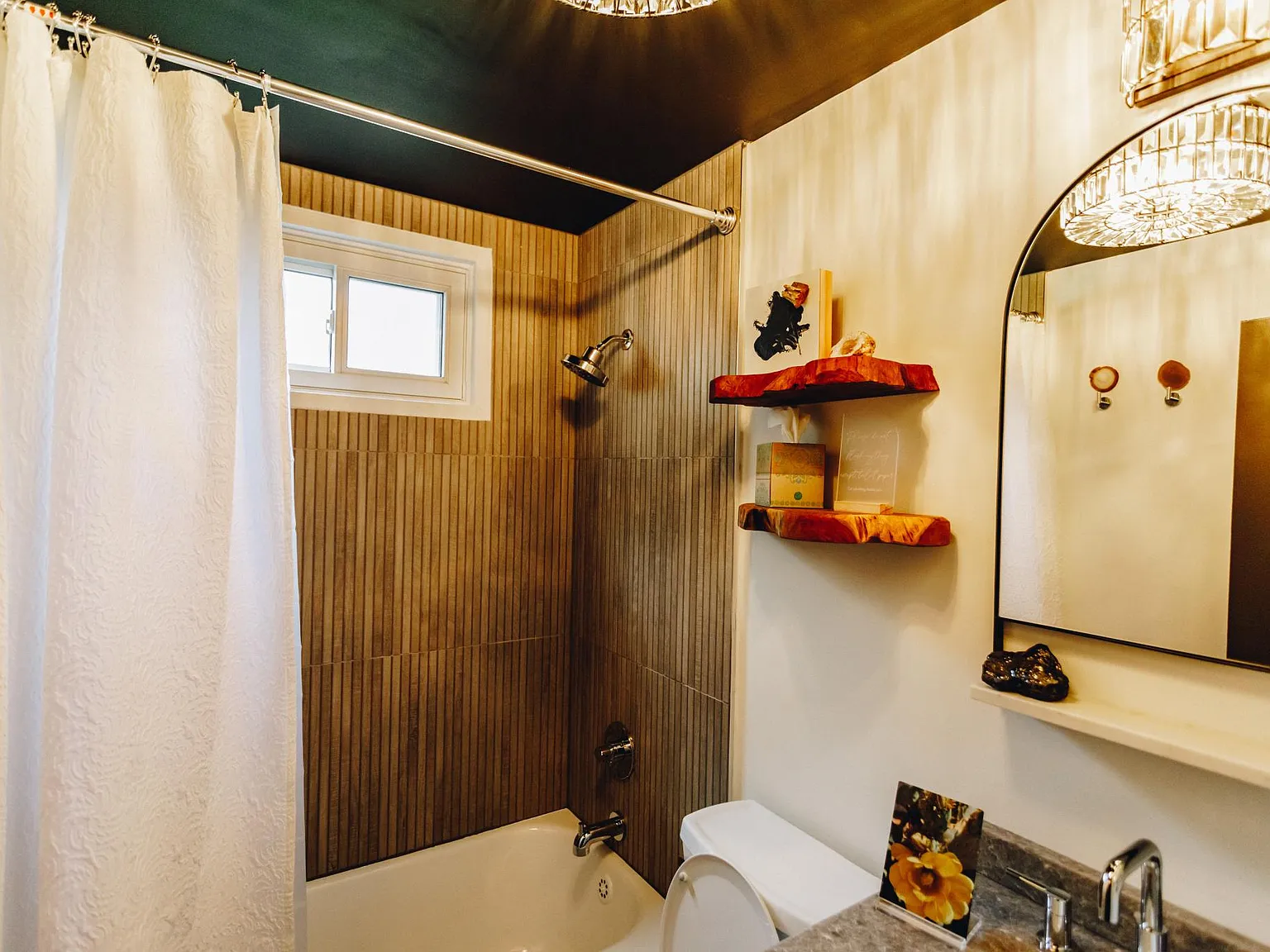 1 bed, 550 sqft, $2,400 — Photo 3