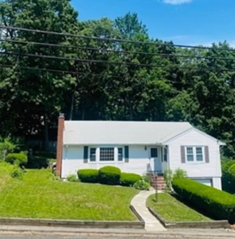 2 bed, 1.5 bath, 1819 sqft, $3,900 — Photo 1