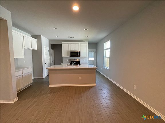 5th image of 612 Barbary Coast Ln