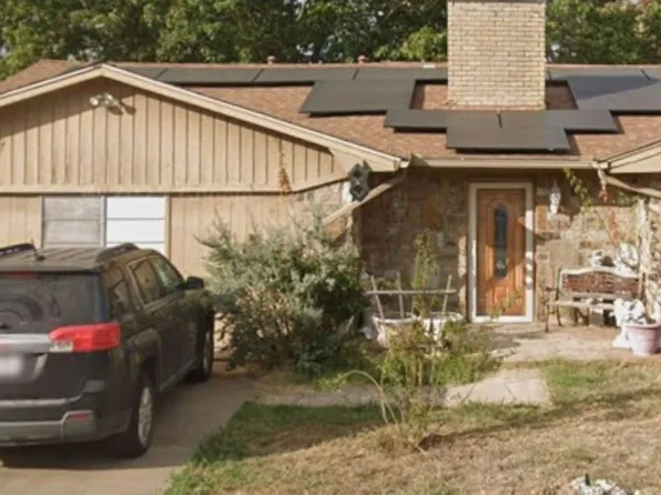 908 McKinney Ave, Princeton, TX 75407