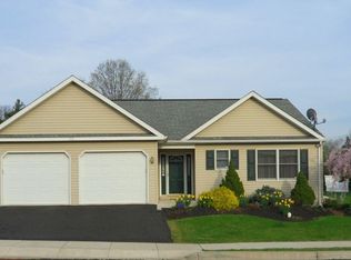 792 Hunter Dr, Pennsburg, PA 18073