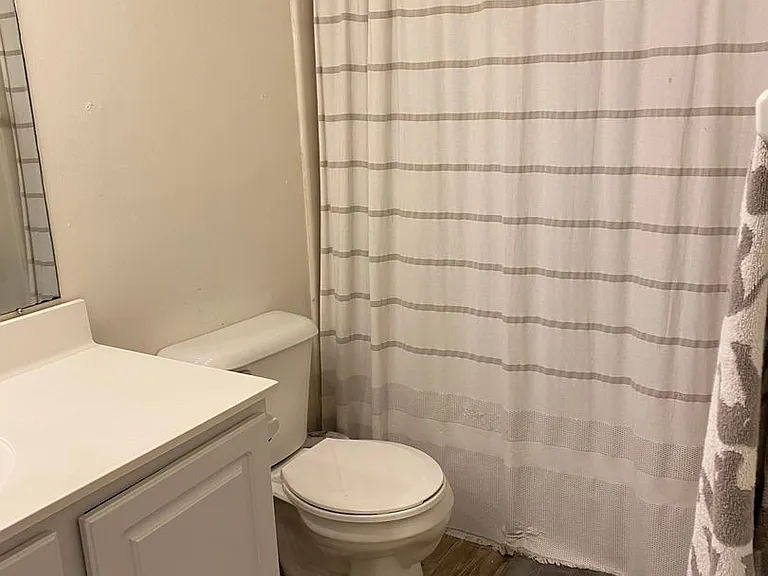 University Park Apartments near Cornell University — Photo 402