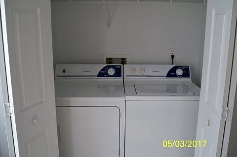 2nd image of 806 Golfview Pl APT A