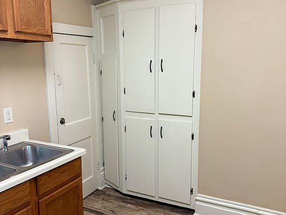 4th image of 732 Fulton St E #2