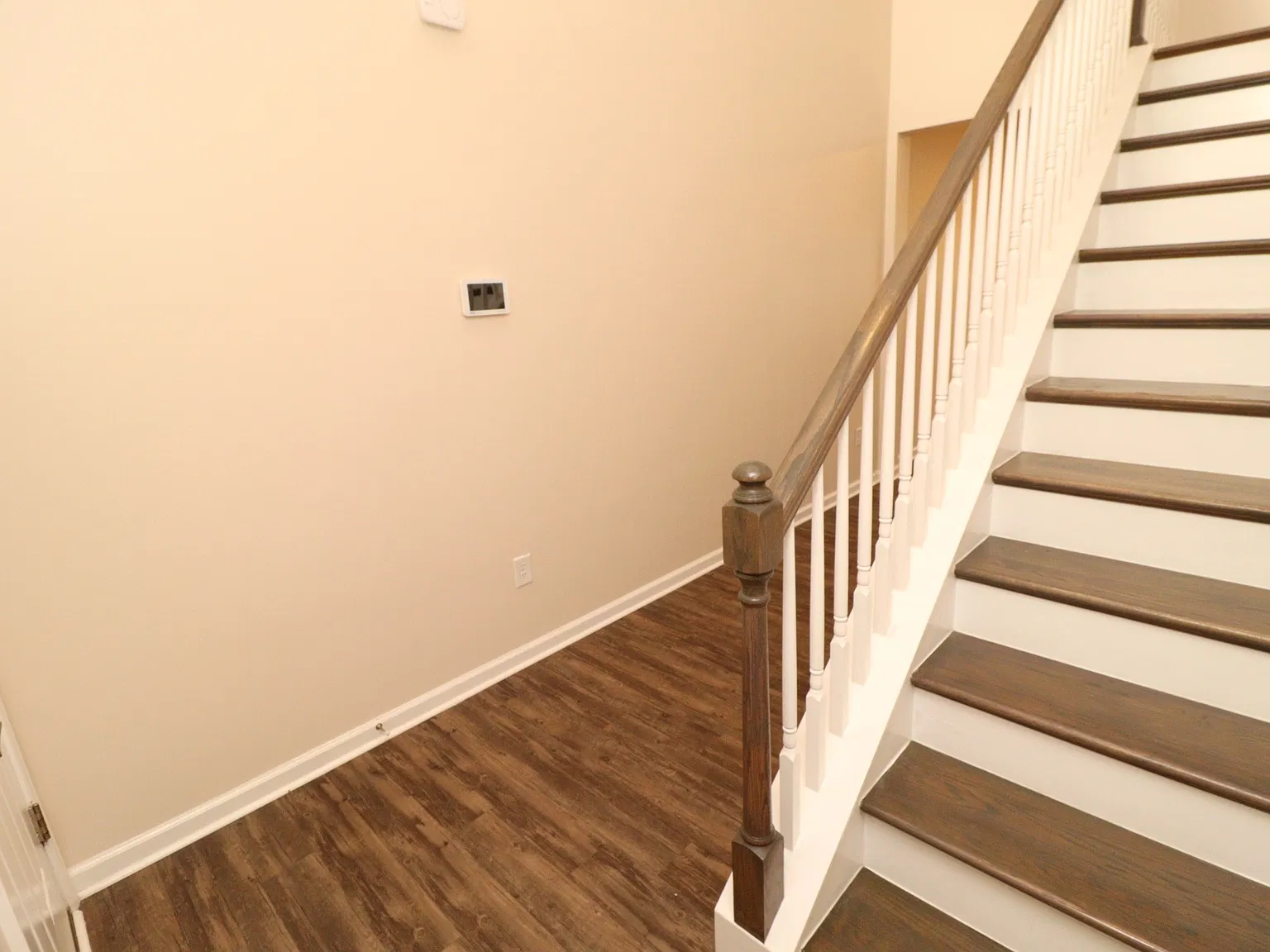 New Hill Townhome in Woodbury Available Immediately — Photo 3