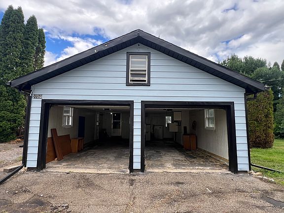 2nd image of 809 S Circle Dr E