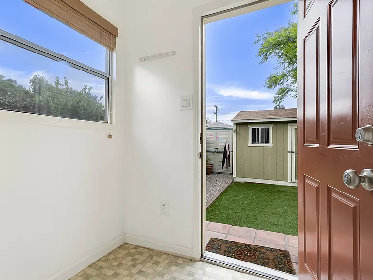 2675 Rich St — Photo 21