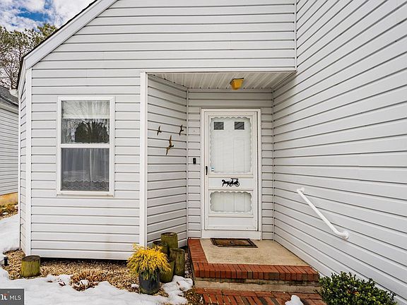 3rd image of 106 Atlantic Hills Blvd
