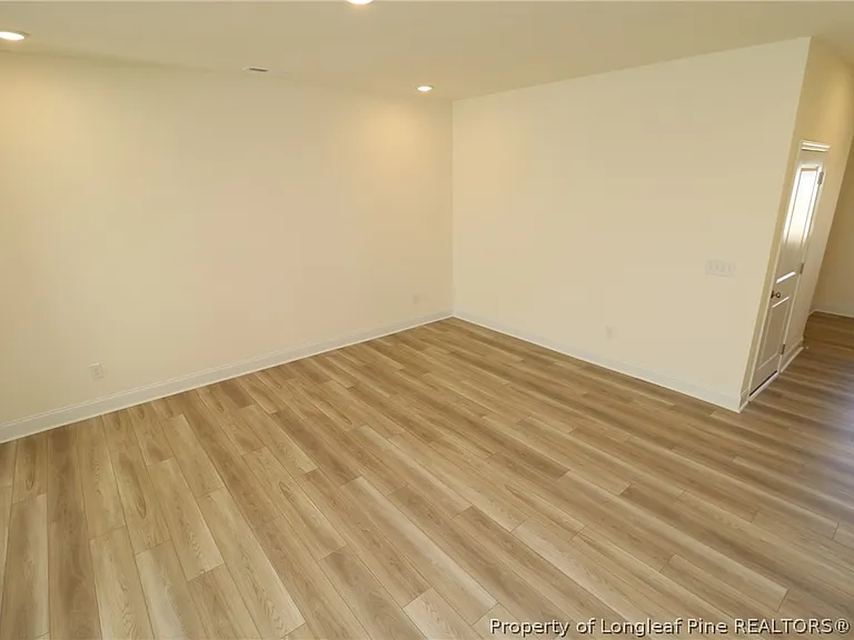 917 Kensley Grove Ln — Photo 9