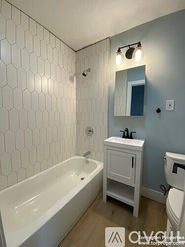 2nd image of 740 E 7th St #20F