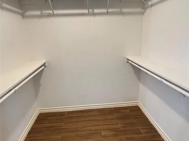 221 Hyta St — Photo 17