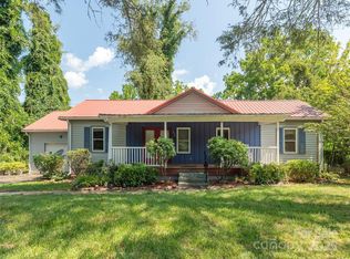 304 Old Haw Creek Rd, Asheville, NC 28805