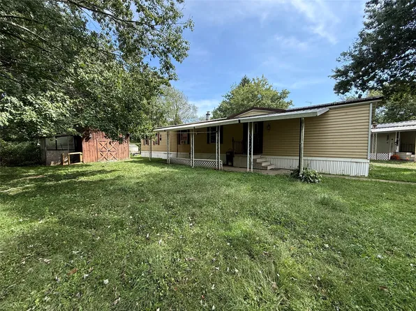 16327 Horseshoe Dr, Saegertown, PA 16433