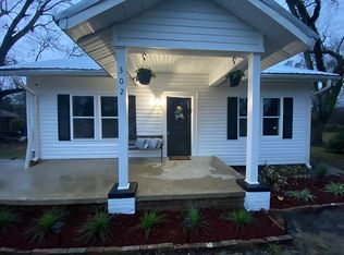 302 Laurel St, Summit, MS 39666