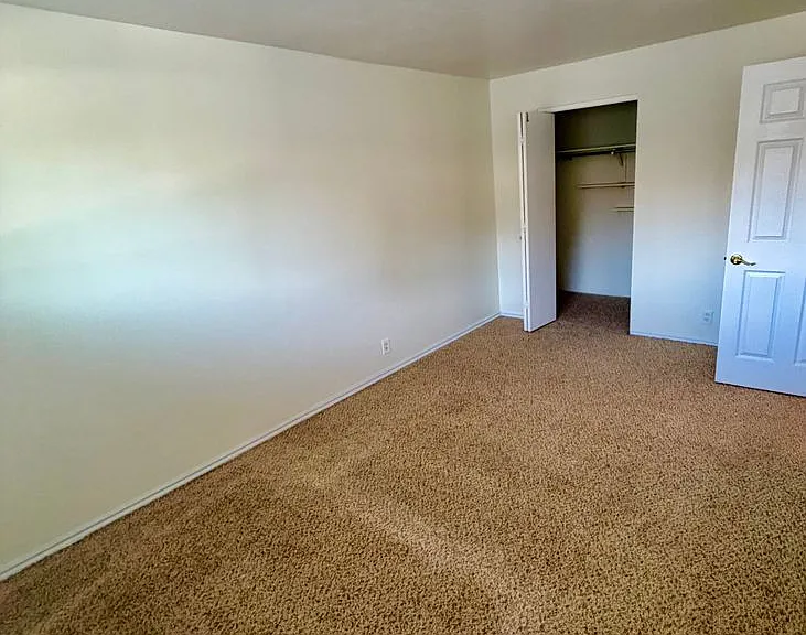 406 E 3335 S #15 — Photo 9