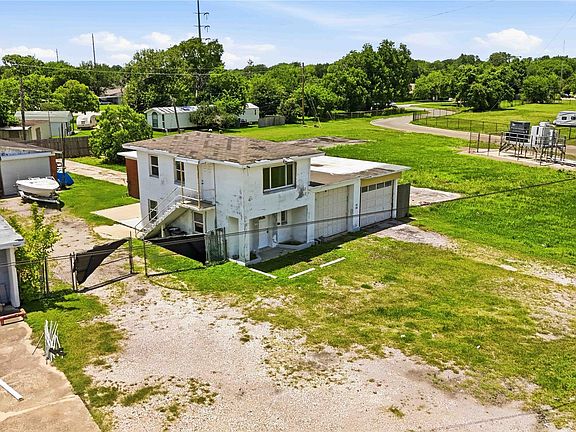 4th image of 6105 Bayway Dr
