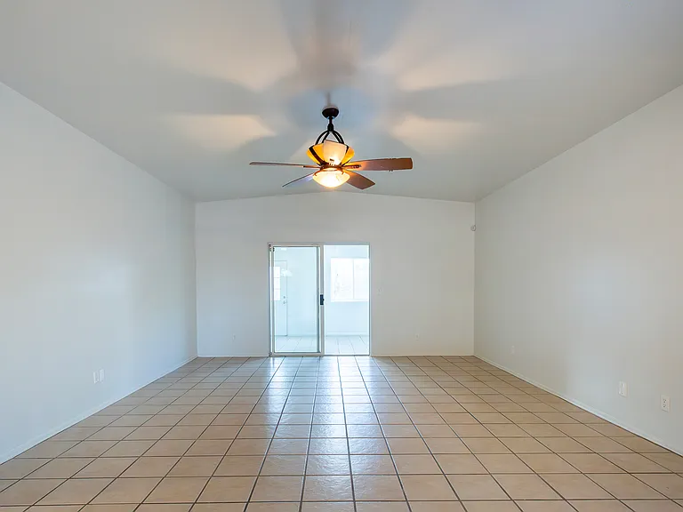 392 Falcon Ct — Photo 10
