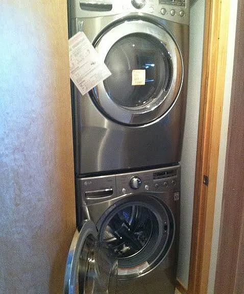 Full Size Washer and Dryer Centrally located by 3 Bedrooms