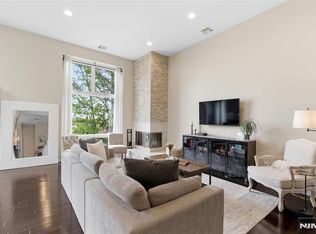 855 Valley Brk #2G, Lyndhurst, NJ 07071