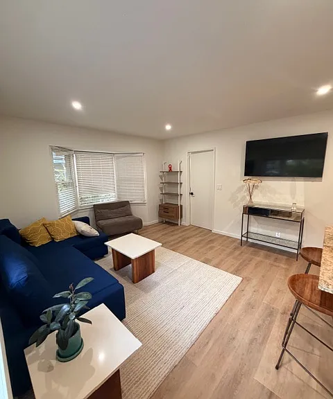 1031 Palermo Dr — Photo 10