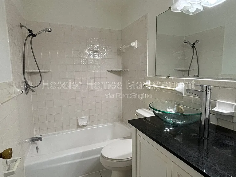 770 E 61st St #4 — Photo 14