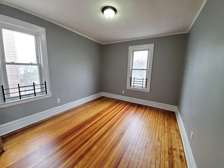 81 Montgomery Ave #2 — Photo 4