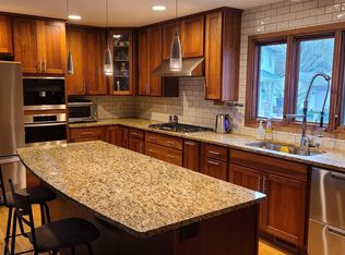 17278 Round Lake Rd, Eden Prairie, MN 55346