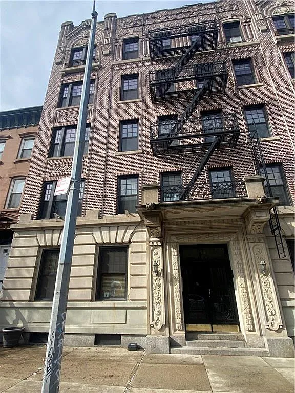 116 Cambridge Pl APT 2B photo 1