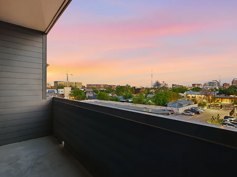 719 E Locust St #4107 — Photo 17