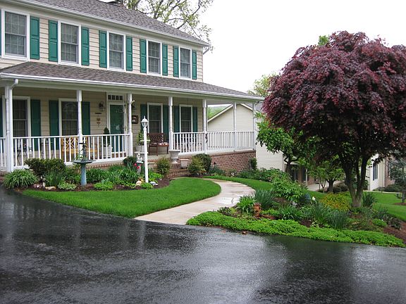 2nd image of 10912 Longwood Dr