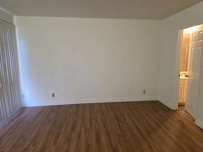 14618 Rayen St #121 — Photo 14