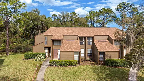 36 Oxford Ln Photo 1