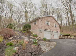 5886 Limeport Rd, Emmaus, PA 18049