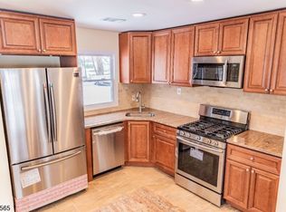 120 Mountain View Rd, Hillsborough, NJ 08844