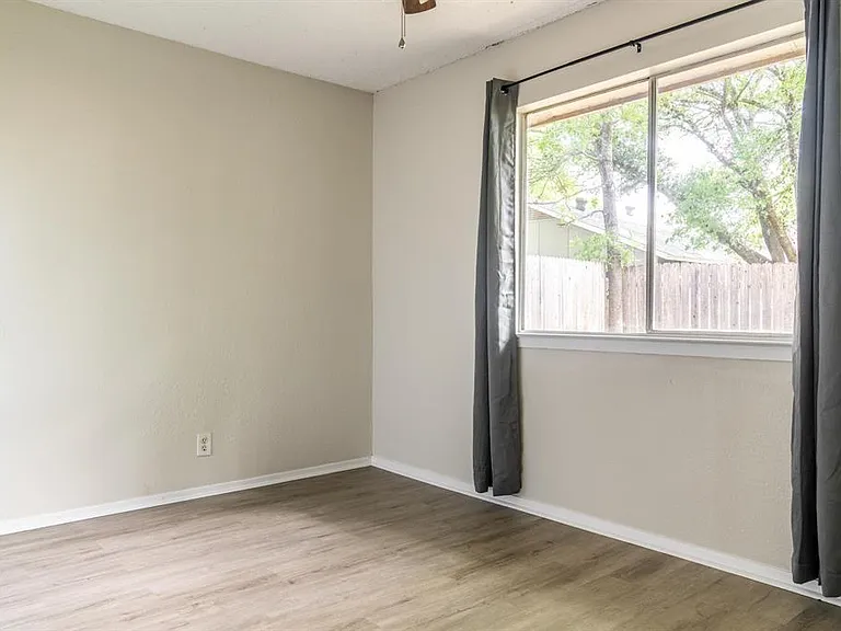 1212 Bonnie Brae St #A — Photo 8