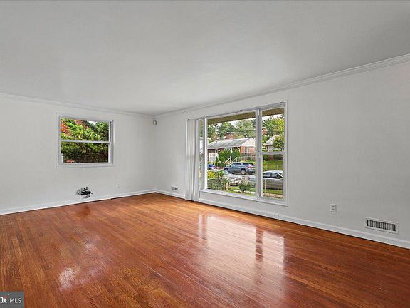 5th image of 5301 Kenmont Rd