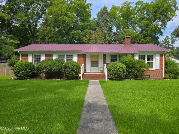 1305 Crescent Drive, Elizabeth City, NC 27909