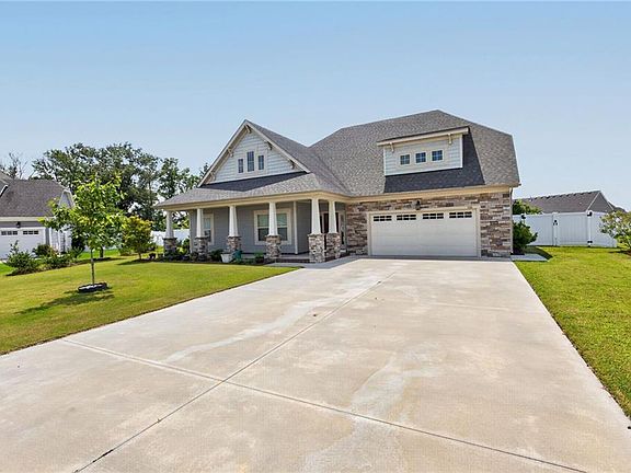 3rd image of 106 Snoozy Manor Ln