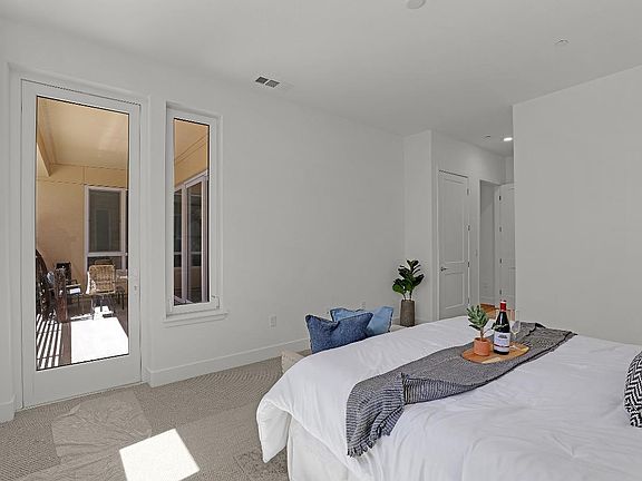 5th image of 45298 Tom Blalock St #207