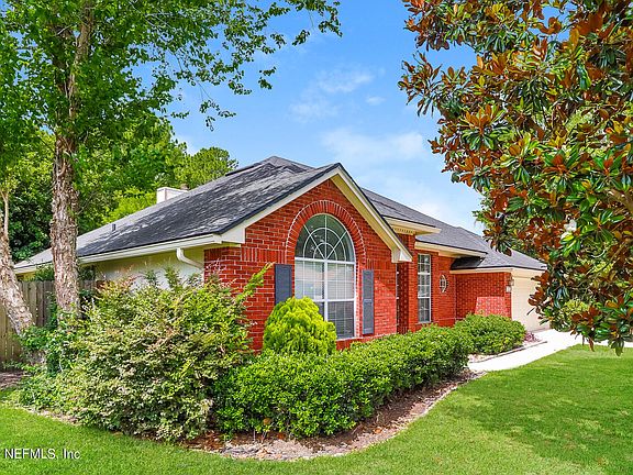 2nd image of 8962 WINDING VINE Drive W