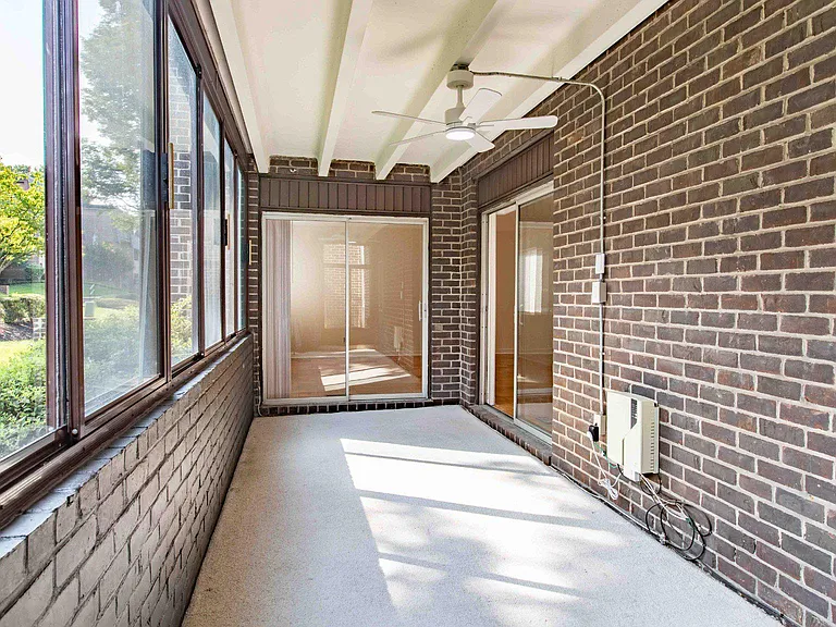 29 Stonehenge Cir #2 — Photo 6