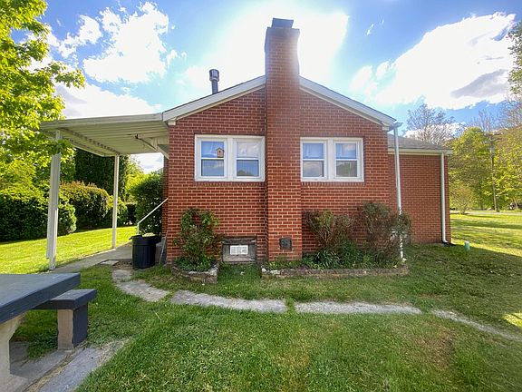 4th image of 180 1st St