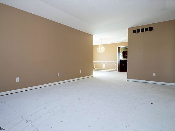 5th image of 552 Memory Ln