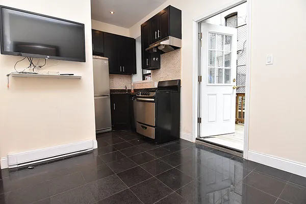 Rented by Bohemia Realty Group | media 8